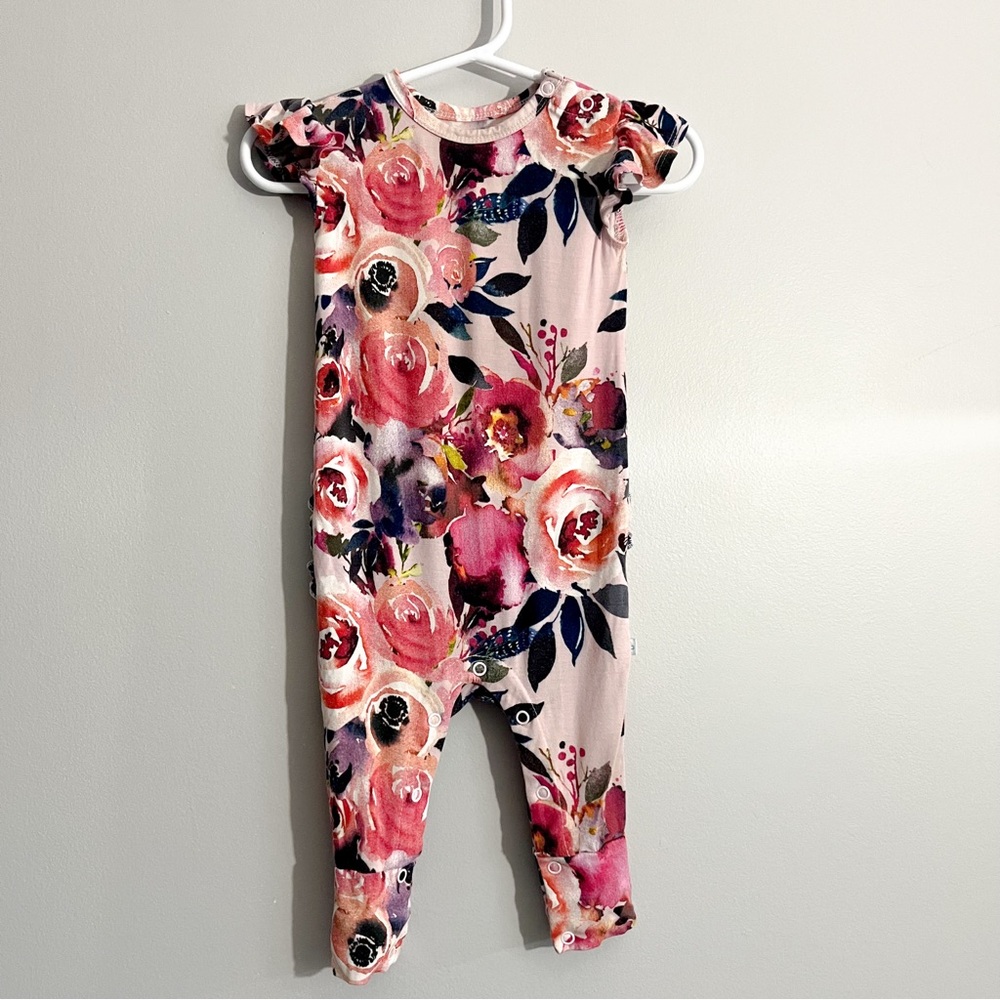 Posh Peanut Short sleeve bamboo romper - size 6-9 months